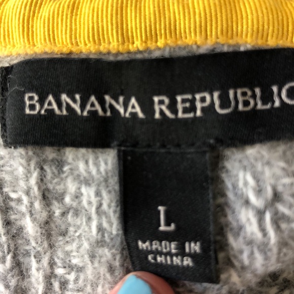 BANANA REPUBLIC CABLE KNIT SWEATER! (Size Large) - Picture 5 of 5